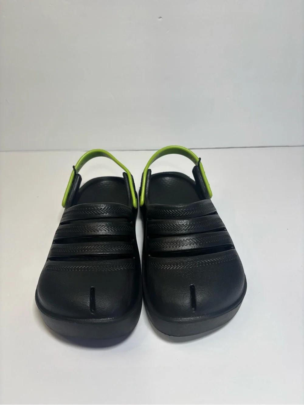 Havaianas Kids Black & Lime Green Sandals Size 13C/1Y EU 31/32